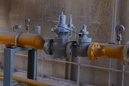 Skids de controle combustivel e sistemas de bombeamento